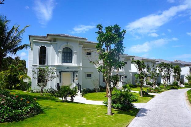 Kẹt tiền bán gấp biệt thự nghỉ dưỡng Phú Quốc, full nội thất, đang cho thuê 300tr/th, 0909763212 8719204