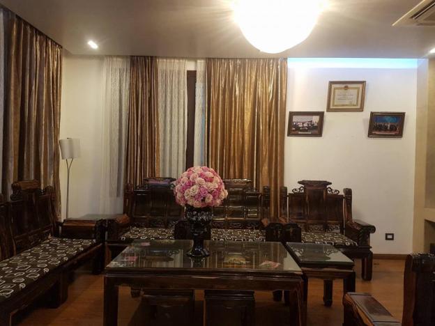 Bán biệt thự Nam Trung Yên, gần Trung Kính, Hạ Yên, 210m2 x 4T, giá 35.5 tỷ. LH 0934698889 8766024