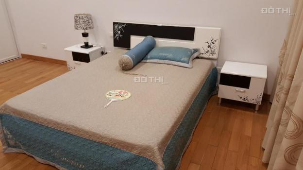 Chính chủ cho thuê căn hộ 3 PN nội thất mới để ở CC 170 Đê La Thành 8739614