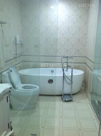 Cho thuê căn hộ chung cư Royal City, tòa R2, 107m2, 2 pn, ánh sáng, đủ đồ, 18 triệu/ tháng 8849766