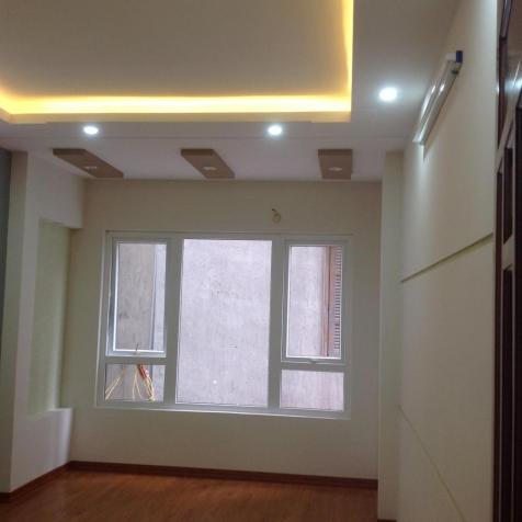 Bán nhà 5 tầng khu vực hồ Tây, DT 36m2, giá 2,75 tỷ, có 6 phòng ngủ 8853247