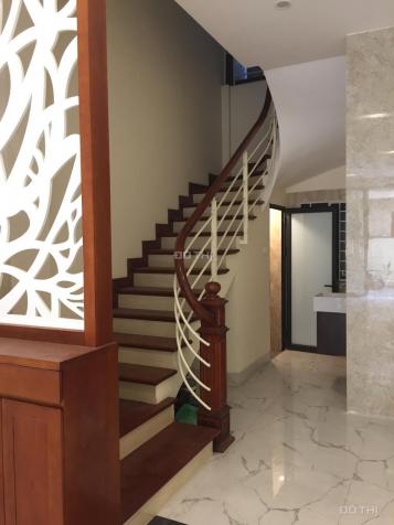 Cho thuê nhà riêng Nguyễn Trãi, diện tích 50 m2 x 6 tầng, có thang máy, xây mới đẹp 8854225