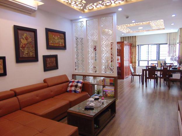 Cho thuê căn hộ 115m2, 3 phòng ngủ, đủ đồ đẹp chung cư 71 Nguyễn Chí Thanh. LH 01657 406 523 8989794