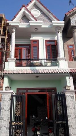 Cần bán gấp căn nhà, DT: 60m2, nằm ở gần ngã 5 Nguyễn Thị Tú, Hương Lộ 80 8902918