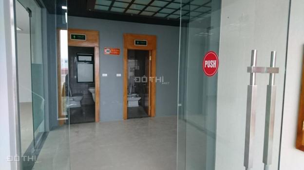 Cho thuê nhà mặt phố Chùa Láng, 130m2, 10 tầng, MT 8m làm spa, VP du học 8974074