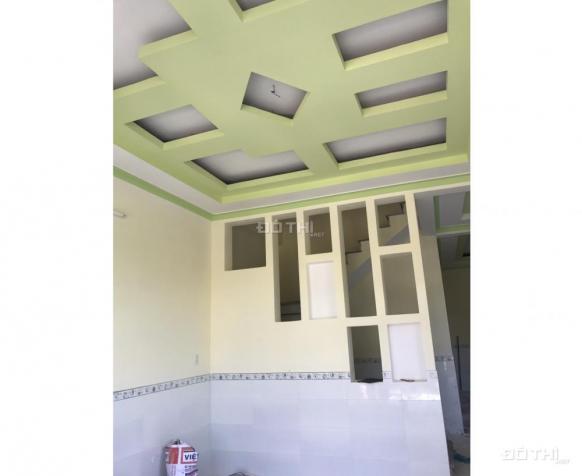 Bán nhà 1 lầu 1 trệt 100m2, 4pn 2wc, thổ cư 100%, có SHR, giá 700tr, hỗ trợ NH 70%. LH: 0932077793 8998787