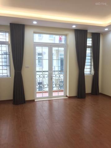 Cho thuê liền kề Nguyễn Huy Tưởng, diện tích 70 m2 x 5,5 tầng, thang máy, hoàn thiện hiện đại 9061990