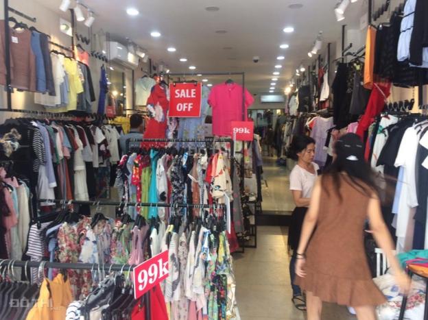 Cần sang shop thời trang mặt tiền Q1, 4 lầu, 4,5*22m 9062160