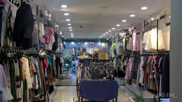 Cho thuê shop thời trang đường Hai Bà Trưng, Q1 9064758