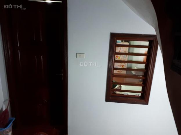 Chất đến từng đồng! Bán nhà đường Láng, quận Đống Đa, DT 40m2, 5 tầng, 3.8 tỷ, 3 bước ra phố 9121932