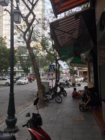 Gia đình cần bán gấp nhà mặt phố Hàng Lược, vị trí đẹp nhất phố, cách chợ Đồng Xuân 70m 9151585