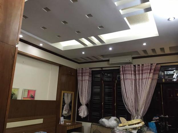 Cần bán gấp nhà mặt phố Lạc Long Quân, DT 70m2, 6 tầng (thang máy), giá 22.5 tỷ 9566041