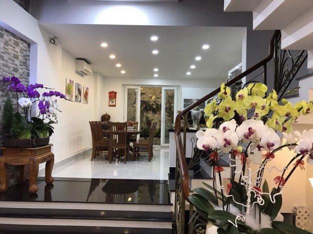Cần bán nhà phố Kim Sơn, Quận 7, nội thất đẹp, giá rẻ 10534360