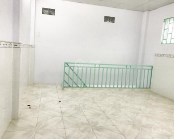 Nhà cấp 4 còn mới nằm ở cuối đường Lê Văn Việt, phường Long Thạnh Mỹ, quận 9 10390757