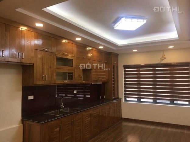 Bán nhà Trần Quốc Hoàn, Hoàng Quốc Việt, Cầu Giấy, DT 40m2 x 6T cực đẹp, ô tô đỗ cổng. Giá 5,5 tỷ 10918511