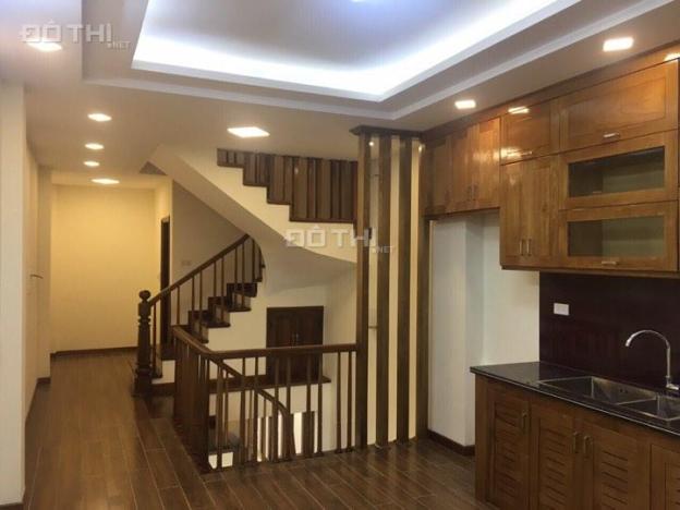 Bán nhà Trần Quốc Hoàn, Hoàng Quốc Việt, Cầu Giấy, DT 40m2 x 6T cực đẹp, ô tô đỗ cổng. Giá 5,5 tỷ 10918511