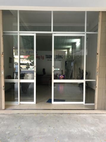 Cho thuê nhà Nguyễn Hữu Thọ làm showroom, tầng 1, trống suốt 10923348