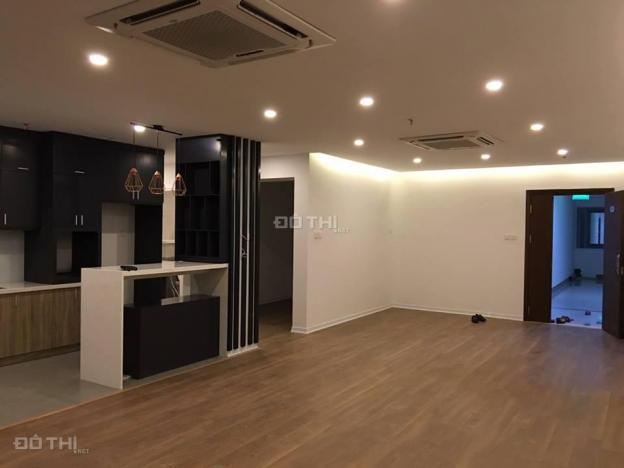 Cho thuê căn hộ Royal City tầng 18, 138m2, 3 phòng ngủ, nội thất cơ bản 17 triệu/tháng 10946001