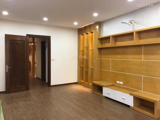 Bán nhà 4.5 tỷ ngõ phố Nguyễn Văn Huyên, Cầu Giấy, 45m2 x 5T nhà đẹp, ngõ rộng 10984975