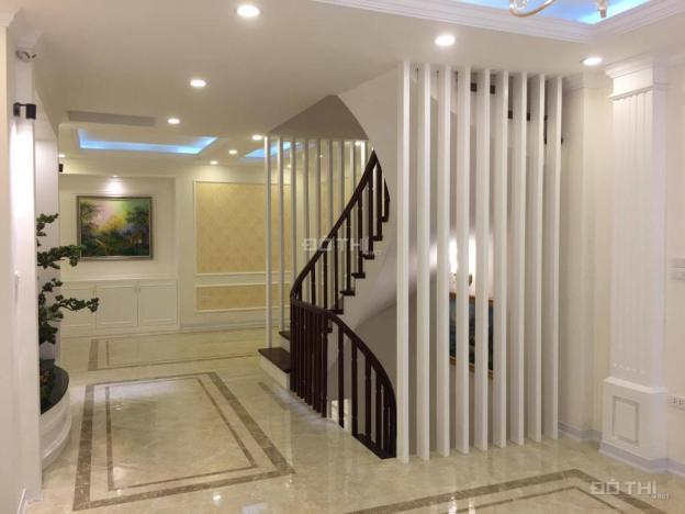 Bán nhà ngõ 120 Hoàng Quốc Việt 60m2 x 4T đường 8m, nhà dân xây, có gara, có bãi gửi xe. Giá 7.8 tỷ 11034164