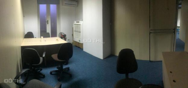 Nhượng lại sàn văn phòng mặt phố Duy Tân, đủ nội thất 11305035