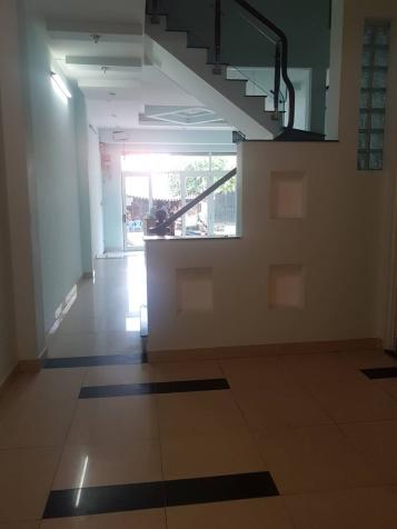 Cho thuê nhà 3 lầu trên MT Tạ Quang Bửu, P5, Quận 8, diện tích 4x20m, thiết kế 6 phòng 11905527