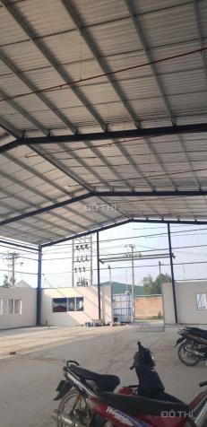 Cho thuê 4 kho diện tích 1200m2 - 1600m2, Đức Hòa Đông, Đức Hòa. Đường xe công 11863782