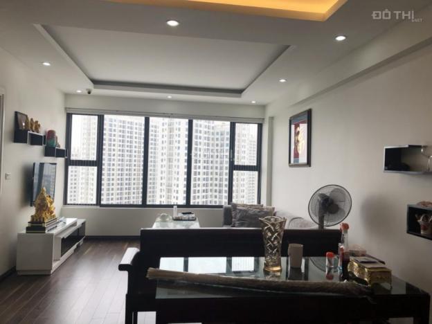 Cần tiền bán cắt lỗ 102m2 view hồ đẹp giá 2,8 tỷ full đồ. LH: 0986031296 11957091