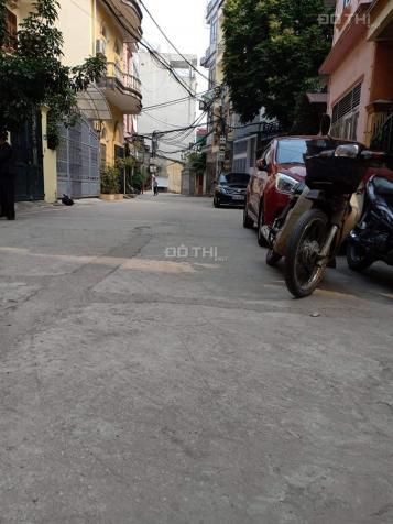 Chính chủ bán nhà Hoàng Văn Thái, Thanh Xuân, DT 32m2, 5 tầng, giá 2,3 tỷ, ô tô đỗ cổng 11957639