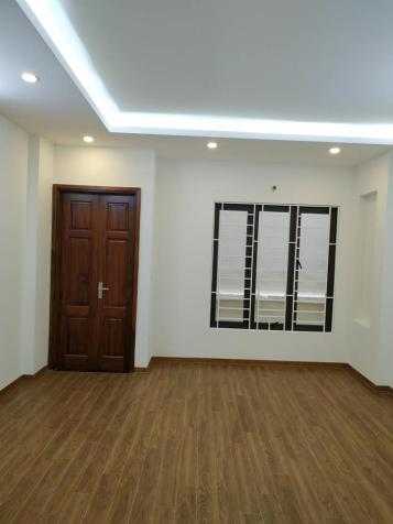 Cần bán nhà La Thành, Đống Đa, 30m2, MT 4,25m, 5 tầng, 3,9 tỷ 12315014