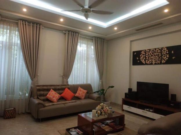 Cần bán villa tại đường 41, P. Thảo Điền Quận 2, TP. HCM diện tích 200m2, giá 21,2 tỷ 12103652