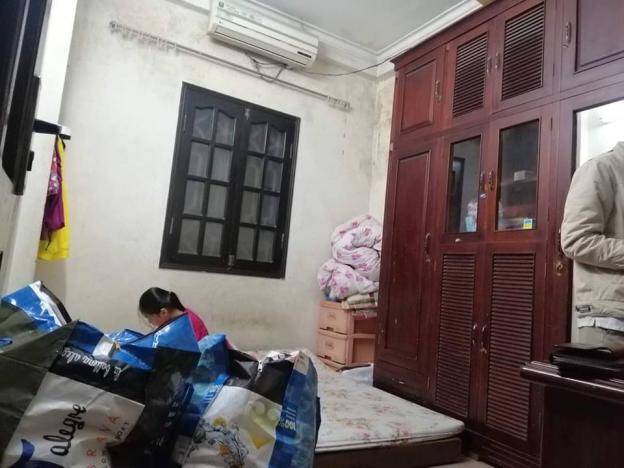 Bán nhà phố Cát Linh, 3 PN, 2 WC, sổ riêng, giá 1.55 tỷ. LH: 0972829238 12468883