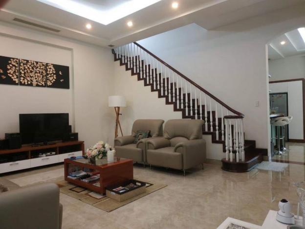 Bán gấp villa tại đường 12, P. Thảo Điền, Quận 2, Tp.HCM, diện tích 340m2, giá 56,2 tỷ 12186465