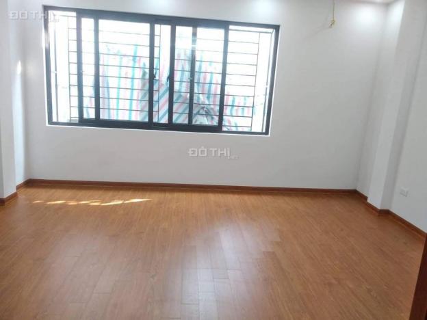 Bán nhà phố Chợ Khâm Thiên, DT: 37m2, giá 2.55 tỷ. Nhà cách đường ô tô 30m, cách phố Xã Đàn 139m 12150822