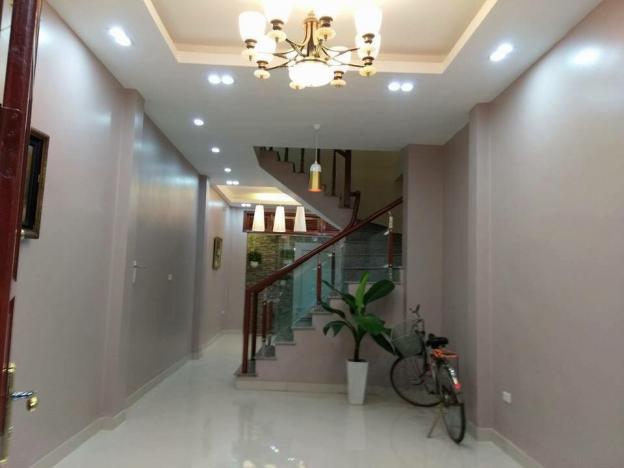 Bán nhà Vũ Thạnh, Đống Đa, Hà Nội, DT 30m2, 3 tầng, giá 2.4 tỷ 12271150