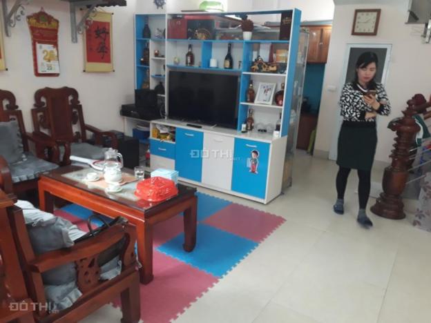 Chính chủ bán nhà đẹp tự xây Yên Xá, TT Thanh Trì, 4T, để lại nội thất, giá chỉ 2 tỷ. LH 0964427111 12443886