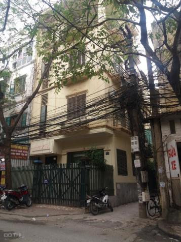 Cho thuê nhà ngõ 6 phố Trần Quốc Hoàn, DT 50m2 xây 5 tầng, căn góc 2 mặt tiền, cách 1 nhà ra phố 12494275