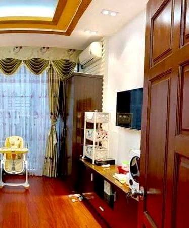 Gia đình muốn bán gấp nhà ở phố Dịch Vọng, Cầu Giấy, Hà Nội 12560585