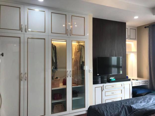 Cho thuê CHCC Royal City, tòa R5 DT 112m2, 2PN thoáng, đồ cơ bản, view quảng trường, giá 15 tr/th 12624192