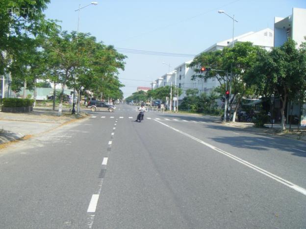 Chính chủ bán gấp lô Phùng Hưng, đường 10.5m, cách Nguyễn Tất Thành 50m, 0907 237 068 12613139