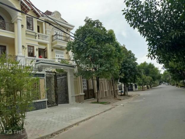 Chủ cần tiền bán gấp biệt thự Nam Long Phú Thuận, Q. 7, giá cực kỳ tốt cho nhà đầu tư hoặc mua ở 12622116