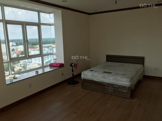 Cho thuê căn hộ 2 phòng ngủ, 2 toilet nhà trống có rèm giá 8 tr/th view đẹp, 0944 376757 Khang 12642692