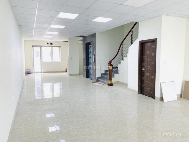 Cho thuê văn phòng tầng 2 mới hoàn thiện sạch sẽ, 90m2, giá 9tr/th. 0902088582 12672504