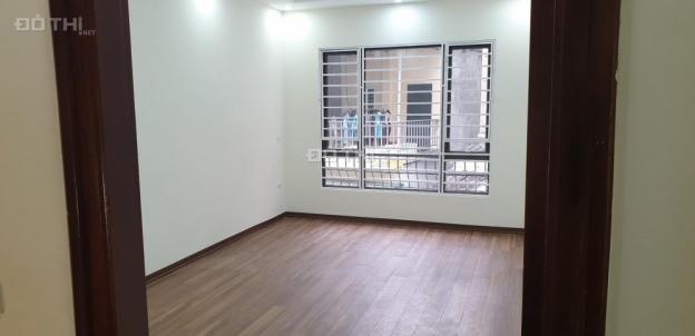 Bán nhà Nguyễn Văn Huyên, Cầu Giấy, 38m2 x 5T, vài bước ra phố lớn, vị trí siêu đẹp, 4.2 tỷ 12672515