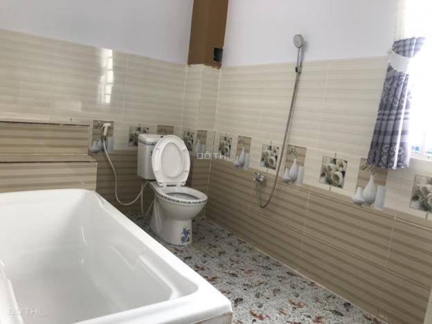 Nhà 1 lầu (4,15 x 20,12m) 2 PN, 2 WC, cách chợ Đức Hòa 100m, hẻm ô tô 4m, khu phố 2, TT Đức Hòa 12690569