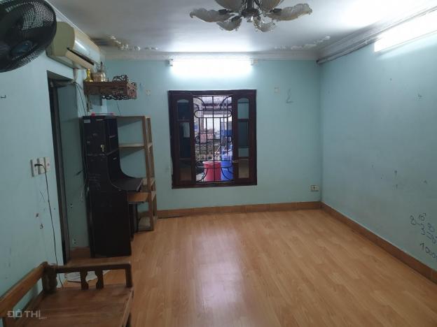 Bán phòng 201, nhà B2 phố Tôn Thất Tùng, dt 80m2, full đồ, giá tốt 12696873