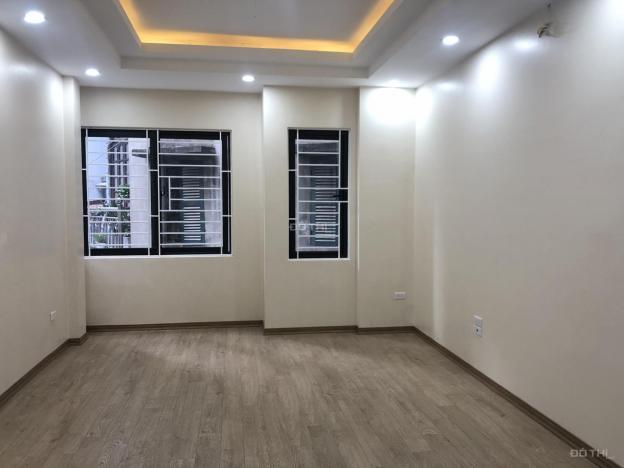 Bán nhà chính chủ ngõ 8 Vũ Thạnh, Hào Nam, 45m2 có sân riêng, nhà mới đẹp, giá 3,7 tỷ 12707784