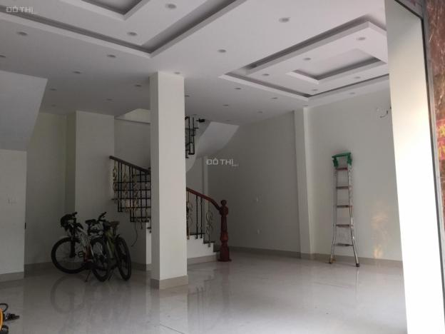 Cho thuê tầng 1 và tầng 2 nhà mặt phố Phan Kế Bính, Q. Ba Đình, giá tốt 12717615