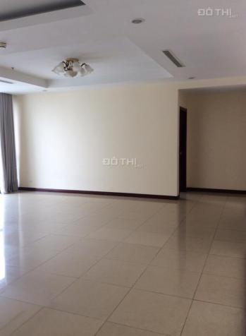 Cho thuê căn hộ chung cư Royal City - Thanh Xuân, 136m2. 3 PN sáng, nội thất cơ bản, giá 20 tr/th 12729888