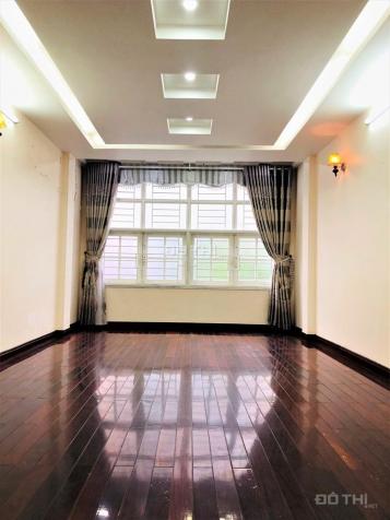 Bán nhà 4T mặt phố Trần Vỹ, Cầu Giấy, DT: 42m2, 7.6 tỷ, MT 4m, kinh doanh sầm uất, ô tô vào nhà 12807572